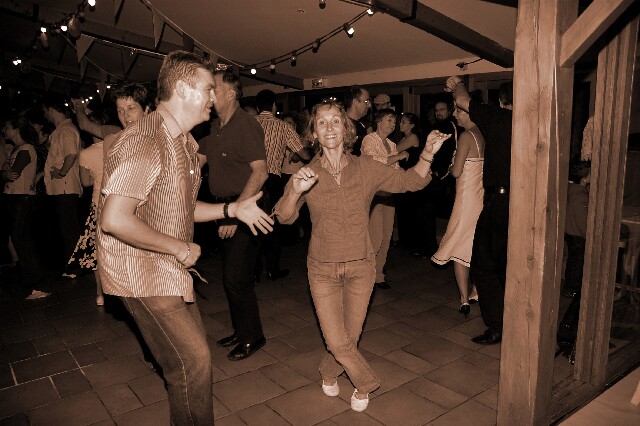 min 2006 10 29 guinguette mp 353 sepia